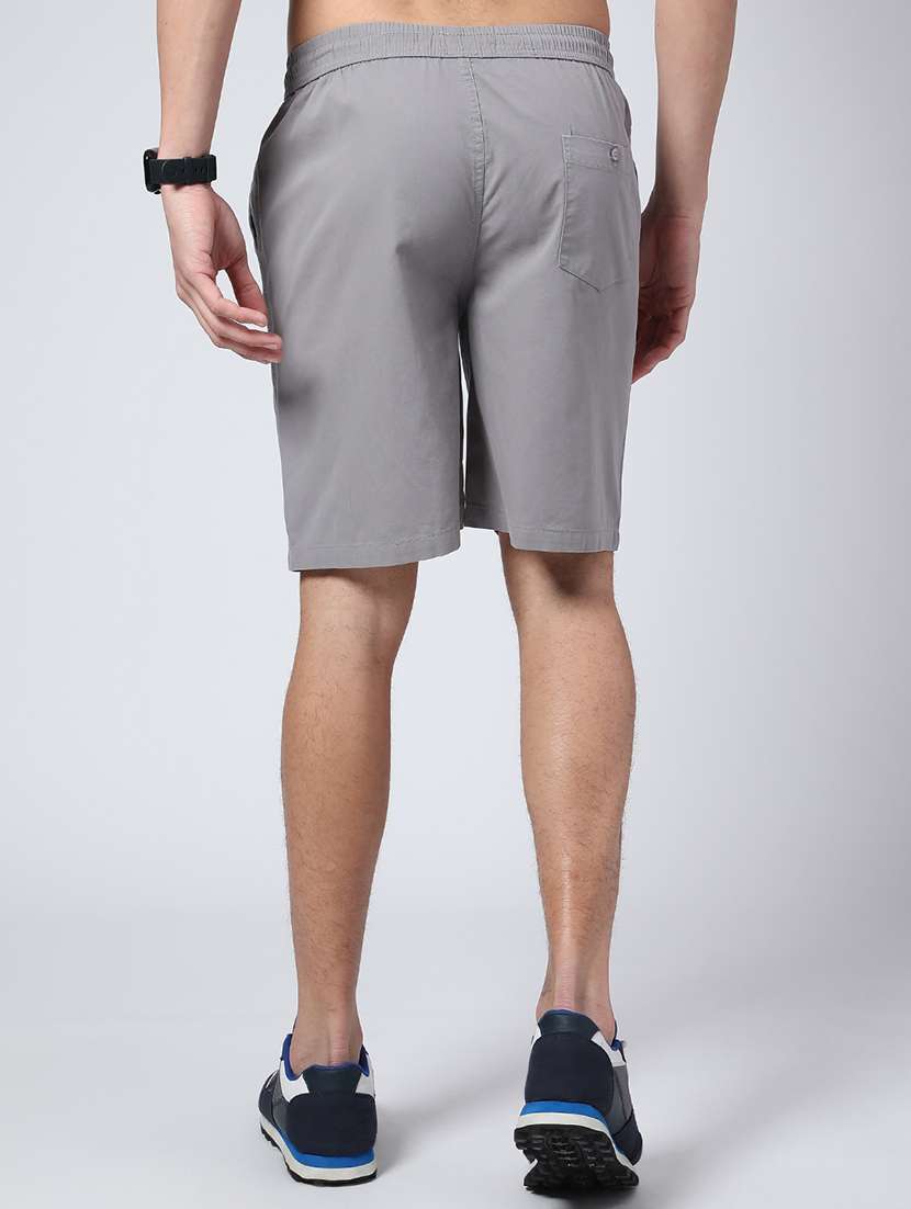 men solid mid rise regular fit shorts - 22219692 -  Standard Image - 4