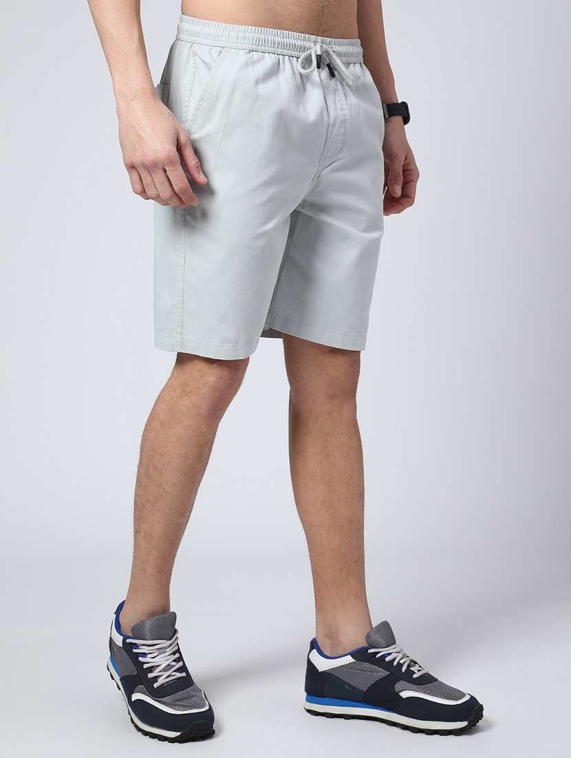 men solid mid rise regular fit shorts - 22219693 -  Standard Image - 1
