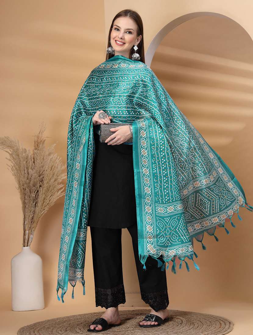 women bandhani printed dupatta - 22219872 -  Standard Image - 4