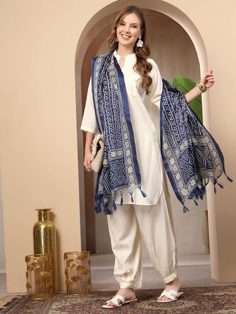 women bandhani printed dupatta - 22219881 -  Standard Image - 4