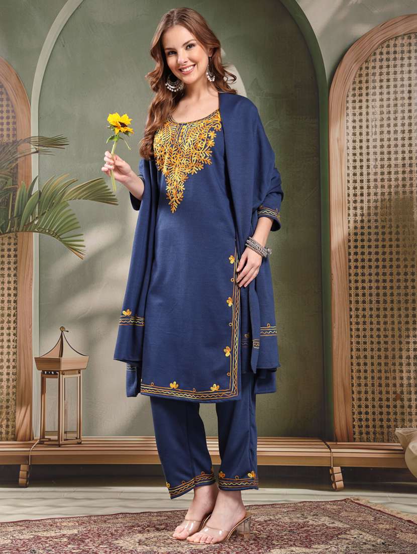 women embroidered kurta and pant set with dupatta - 22219904 -  Standard Image - 4