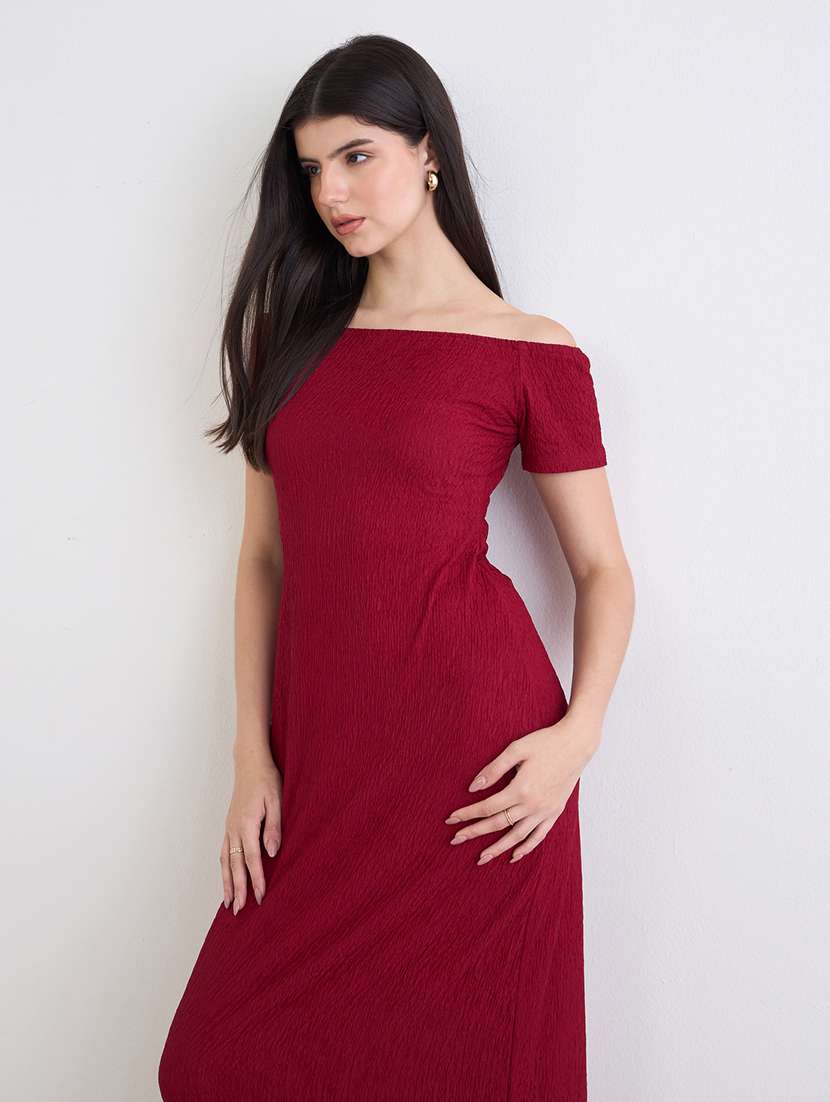 women solid off shoulder sheath dress - 22219917 -  Standard Image - 4