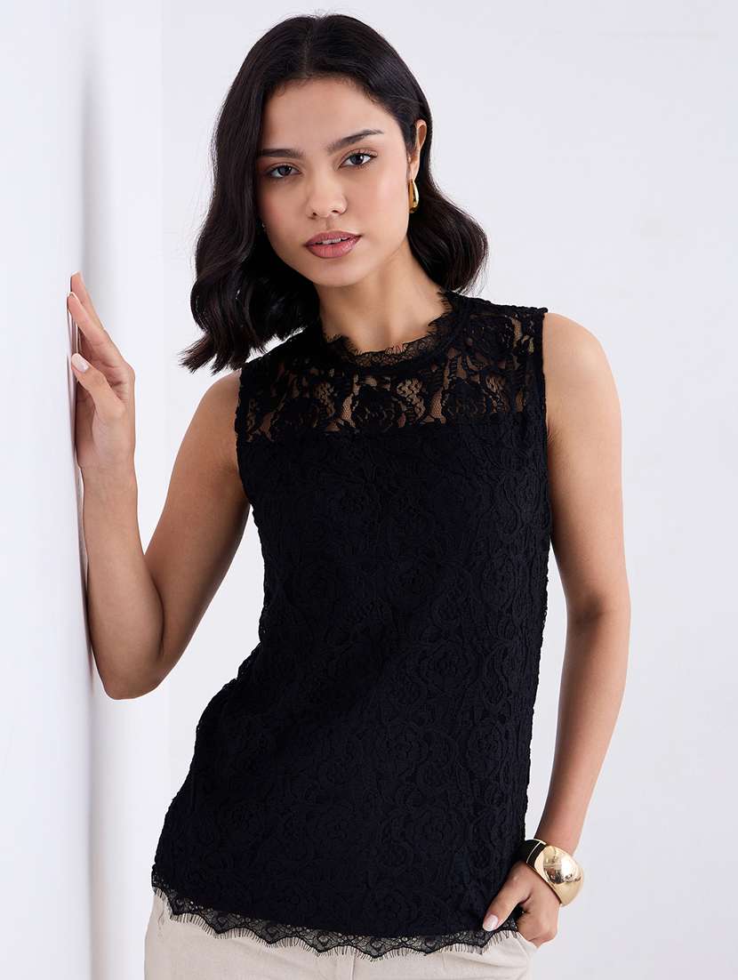women self designed sleeveless lace top