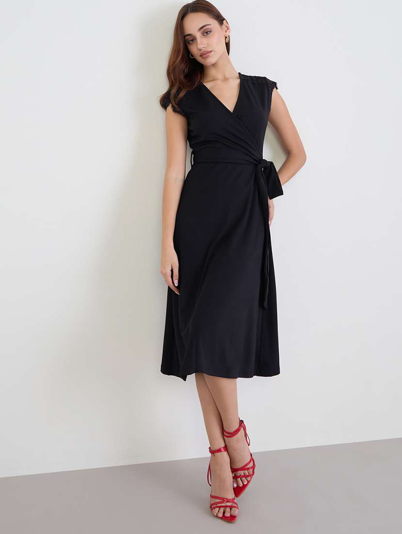 women black solid cap sleeve wrap dress