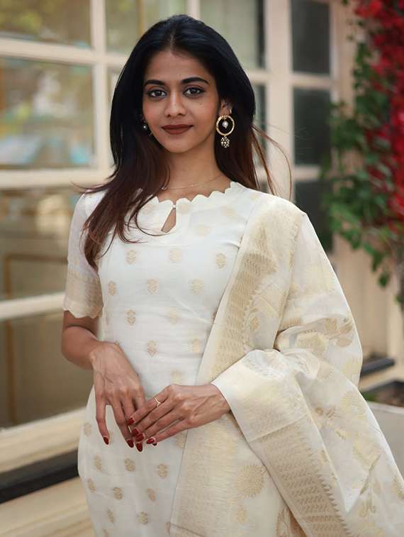 women self design short sleeve kurta pant with dupatta set - 22220189 -  Standard Image - 4