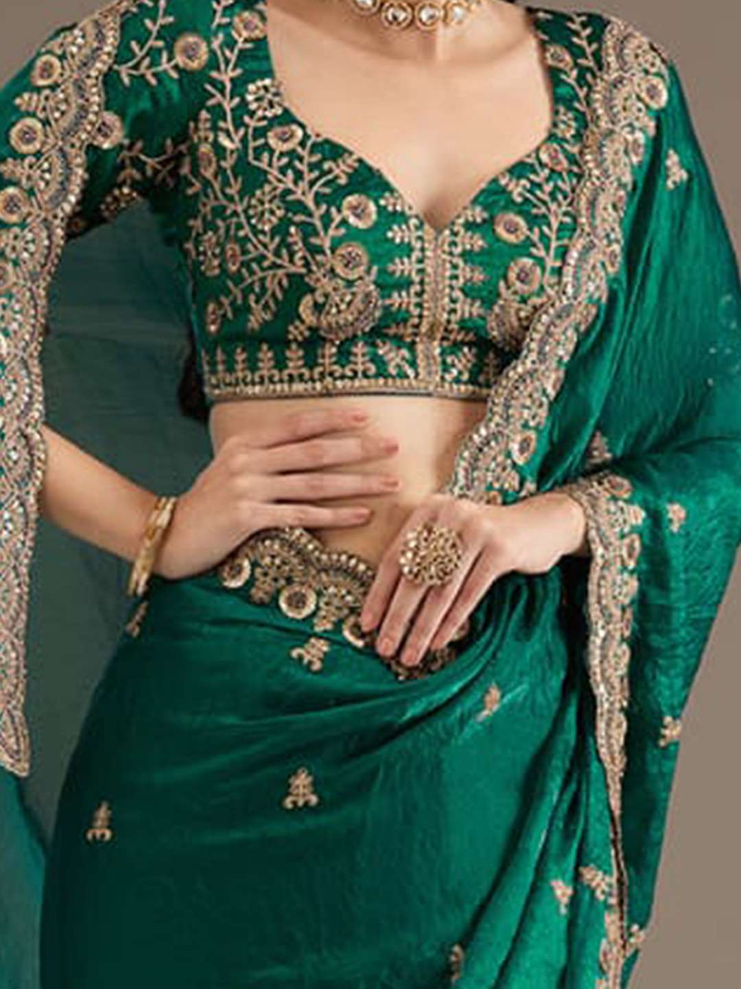 women solid with work embroidered saree with blouse - 22220386 -  Standard Image - 4