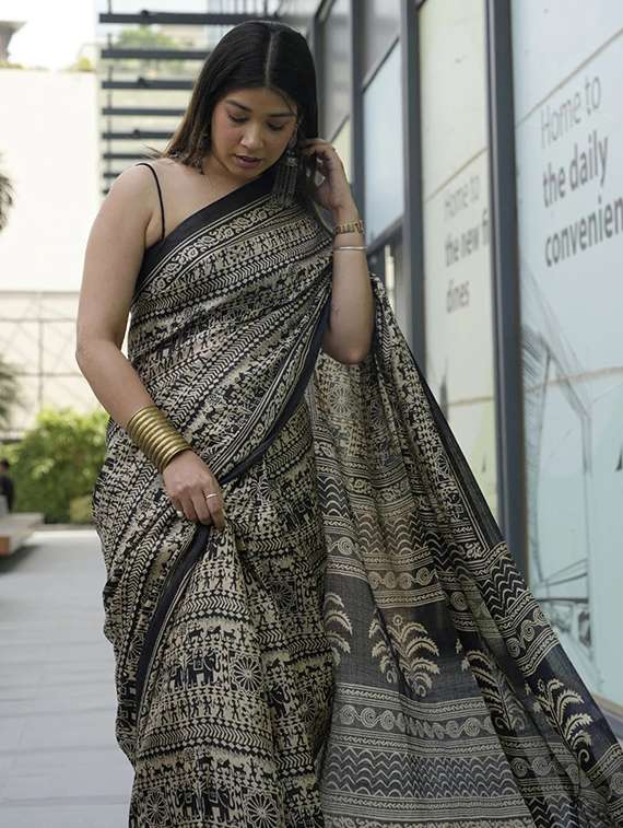 women printed casual wear saree with blouse - 22220387 -  Standard Image - 1