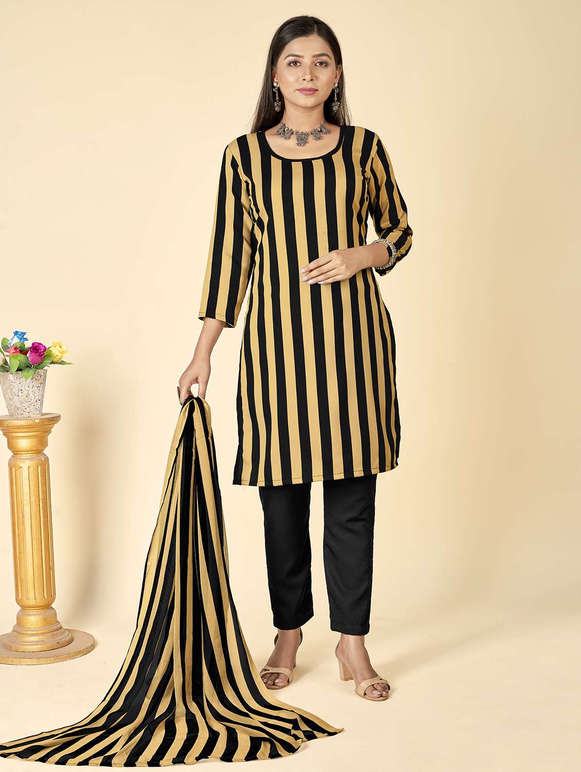 women striped unstitched suit set - 22223513 -  Standard Image - 4