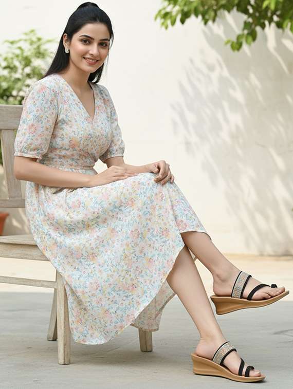 women solid slip on slides - 22223739 -  Standard Image - 1