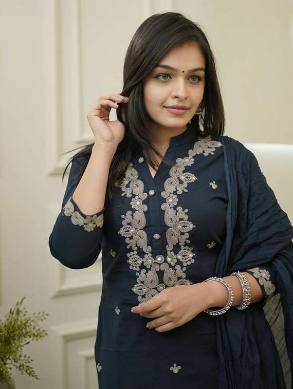 women solid with work three quarter sleeve kurta pant with dupatta set - 22224536 -  Standard Image - 4