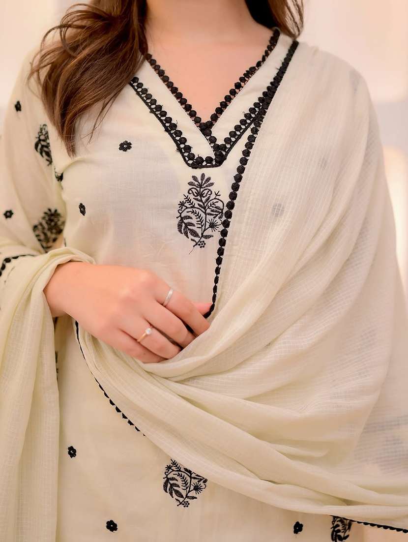 women solid with work three quarter sleeve kurta pant with dupatta set - 22225298 -  Standard Image - 4