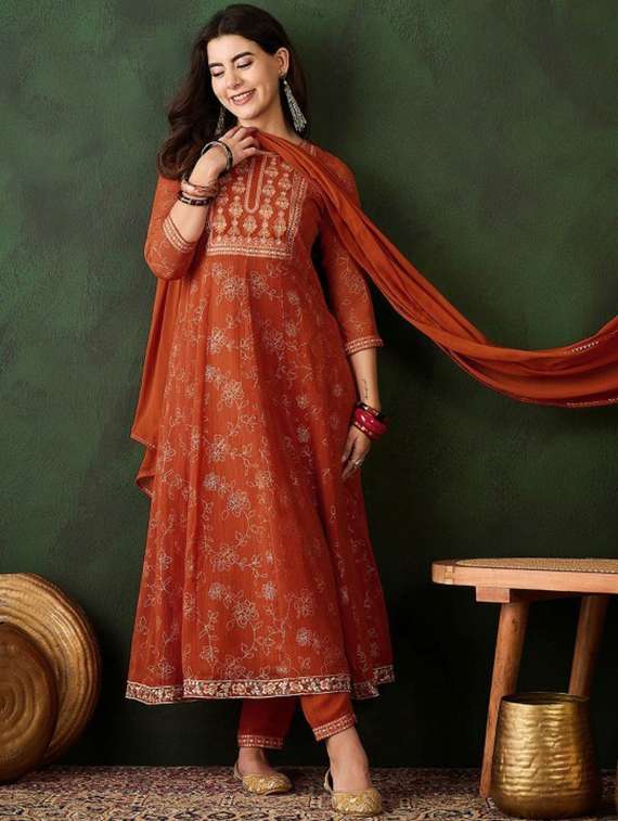 women floral three quarter sleeve kurta pant with dupatta set