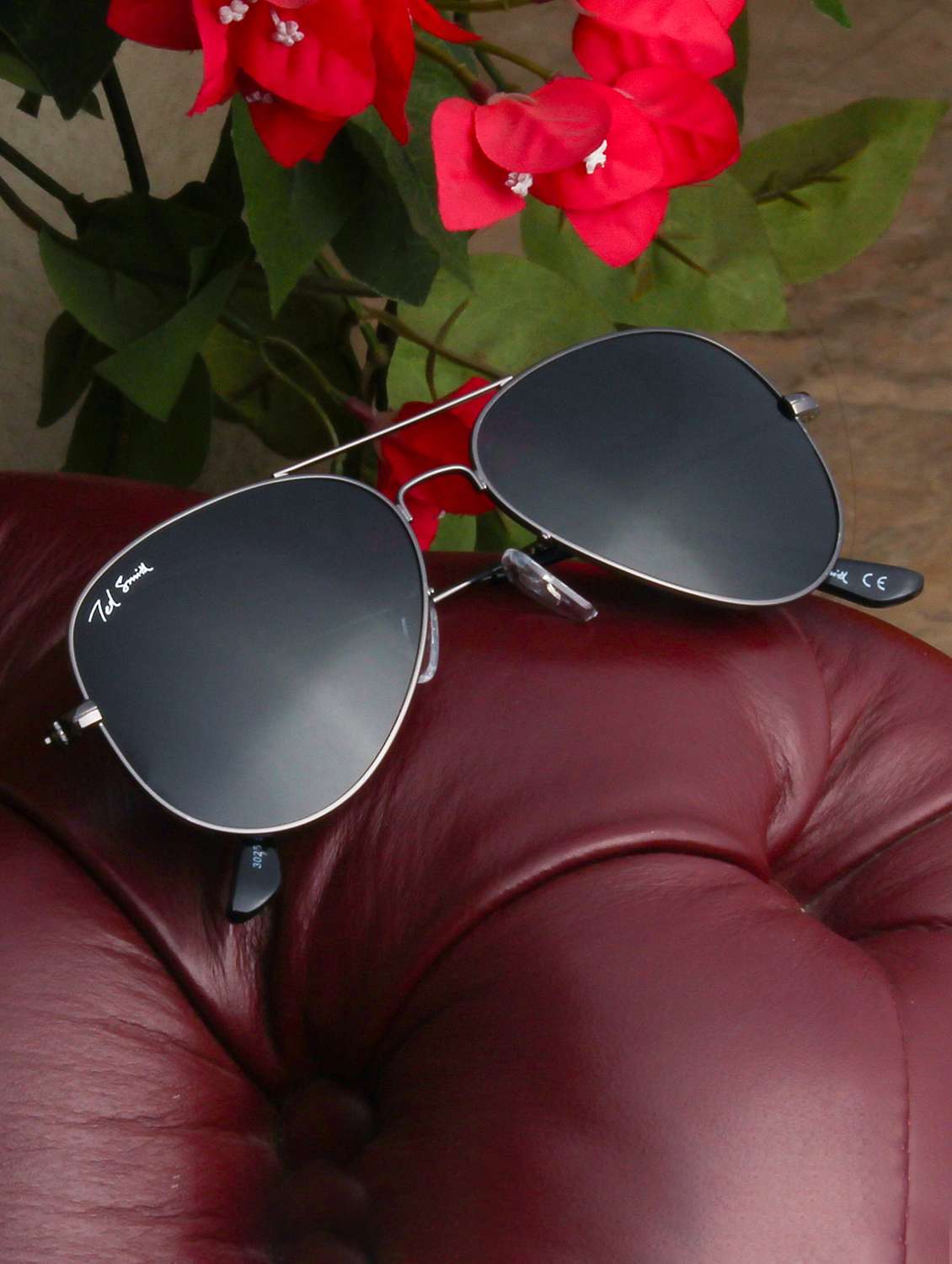ted smith unisex aviator sunglasses ? gunmetal metal frame , grey glass lenses, classic style.