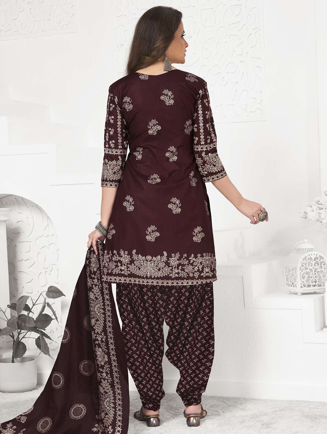 women printed unstitched salwar suit set - 22226373 -  Standard Image - 1