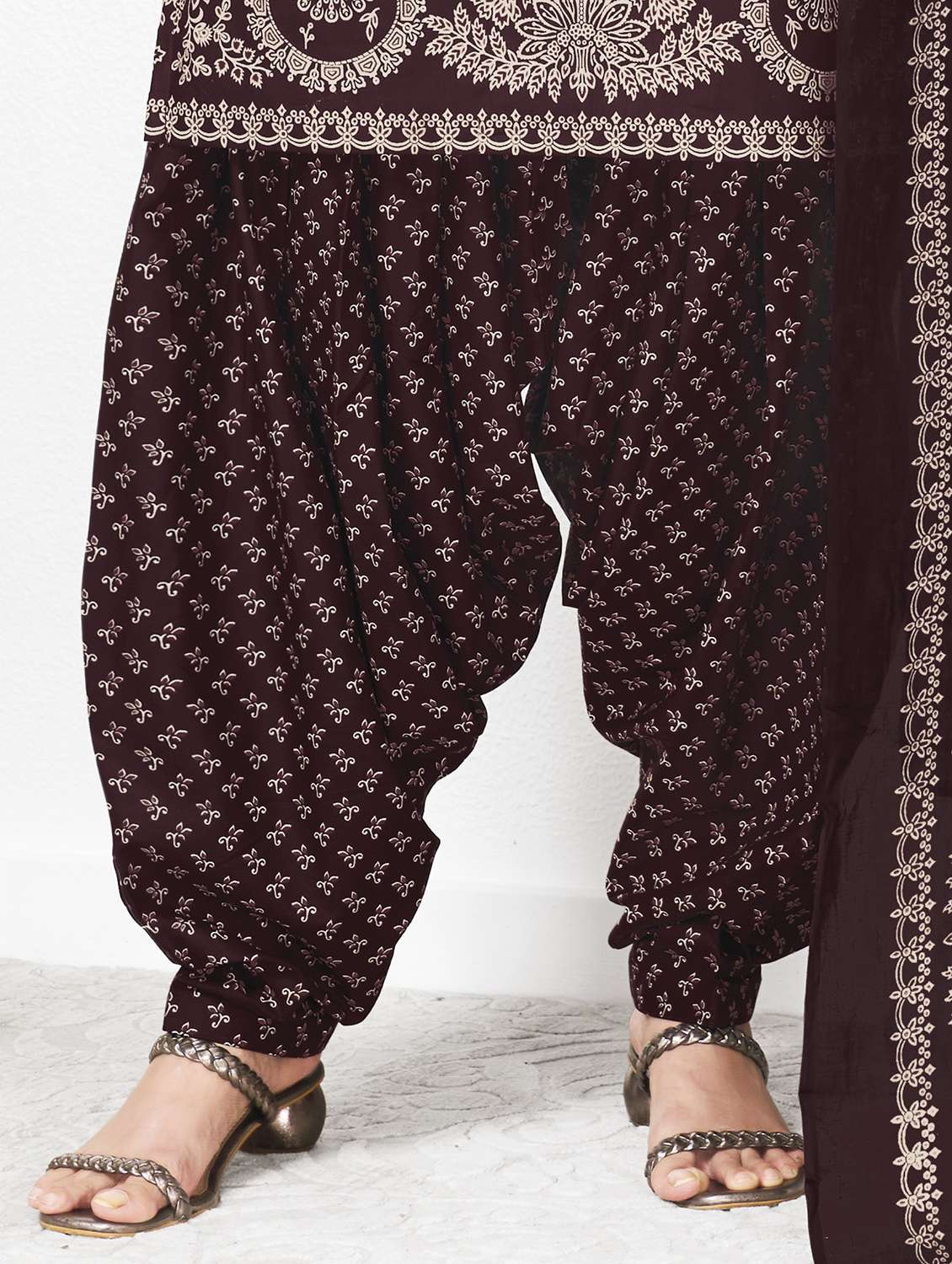 women printed unstitched salwar suit set - 22226373 -  Standard Image - 4