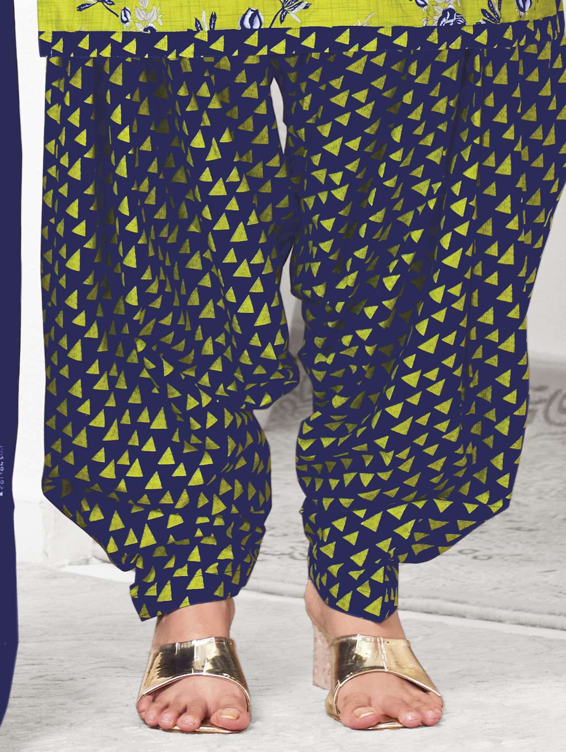 women floral printed unstitched salwar suit set - 22226397 -  Standard Image - 4