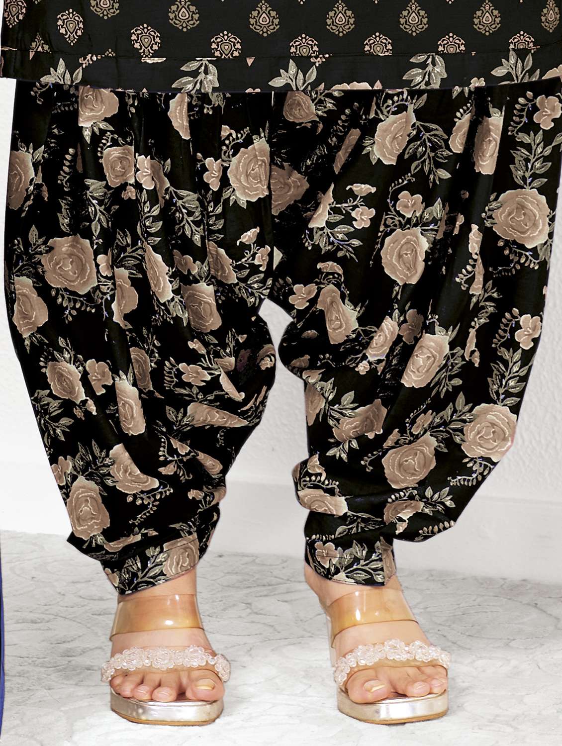 women printed unstitched salwar suit set - 22226398 -  Standard Image - 4