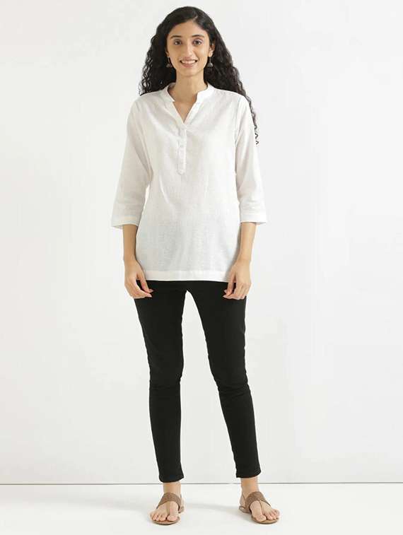 women solid three quarter sleeve straight kurti - 22226445 -  Standard Image - 4