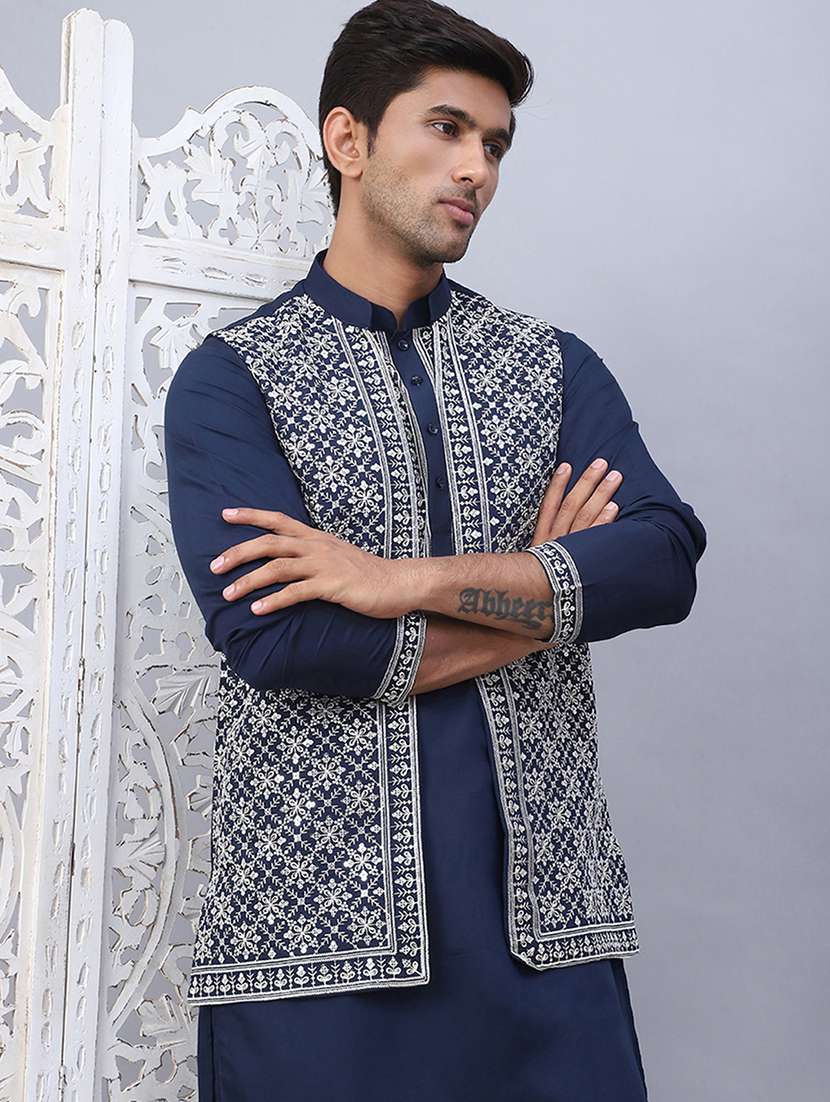 men solid with work mandarin neck kurta pyjama with jacket set - 22226464 -  Standard Image - 4