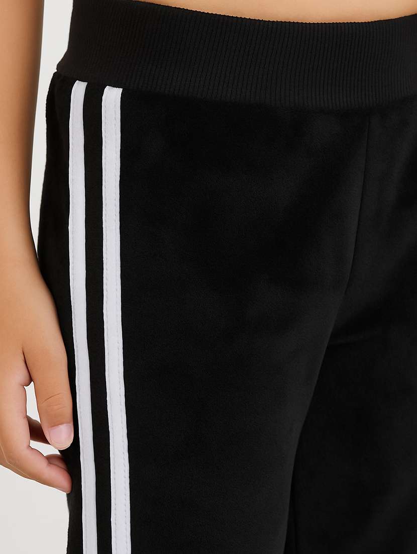 boys solid mid rise jogger - 22226504 -  Standard Image - 4