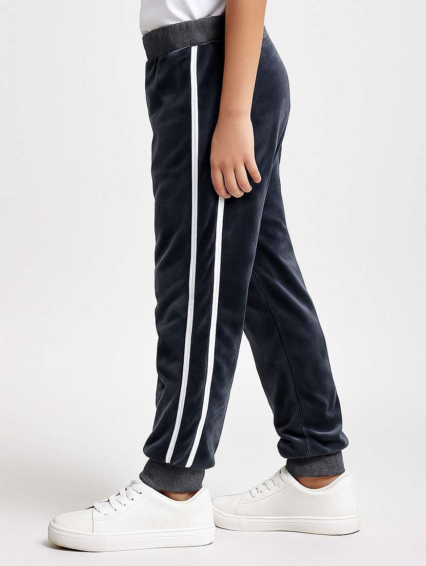 boys solid mid rise jogger - 22226505 -  Standard Image - 1