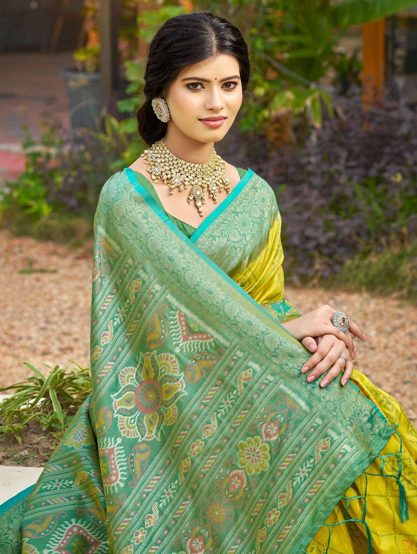 Women Self Design Pochampalli Saree With Blouse - 22226987 -  Standard Image - 1