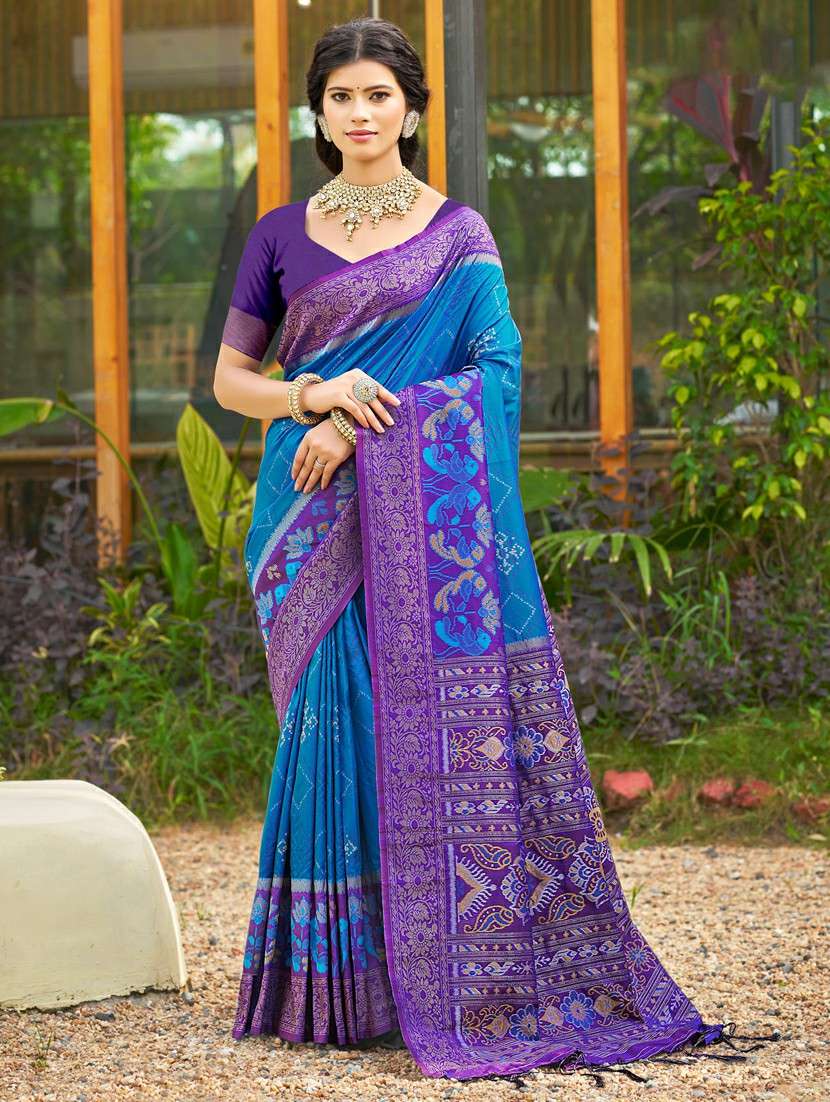 women self design pochampalli saree with blouse