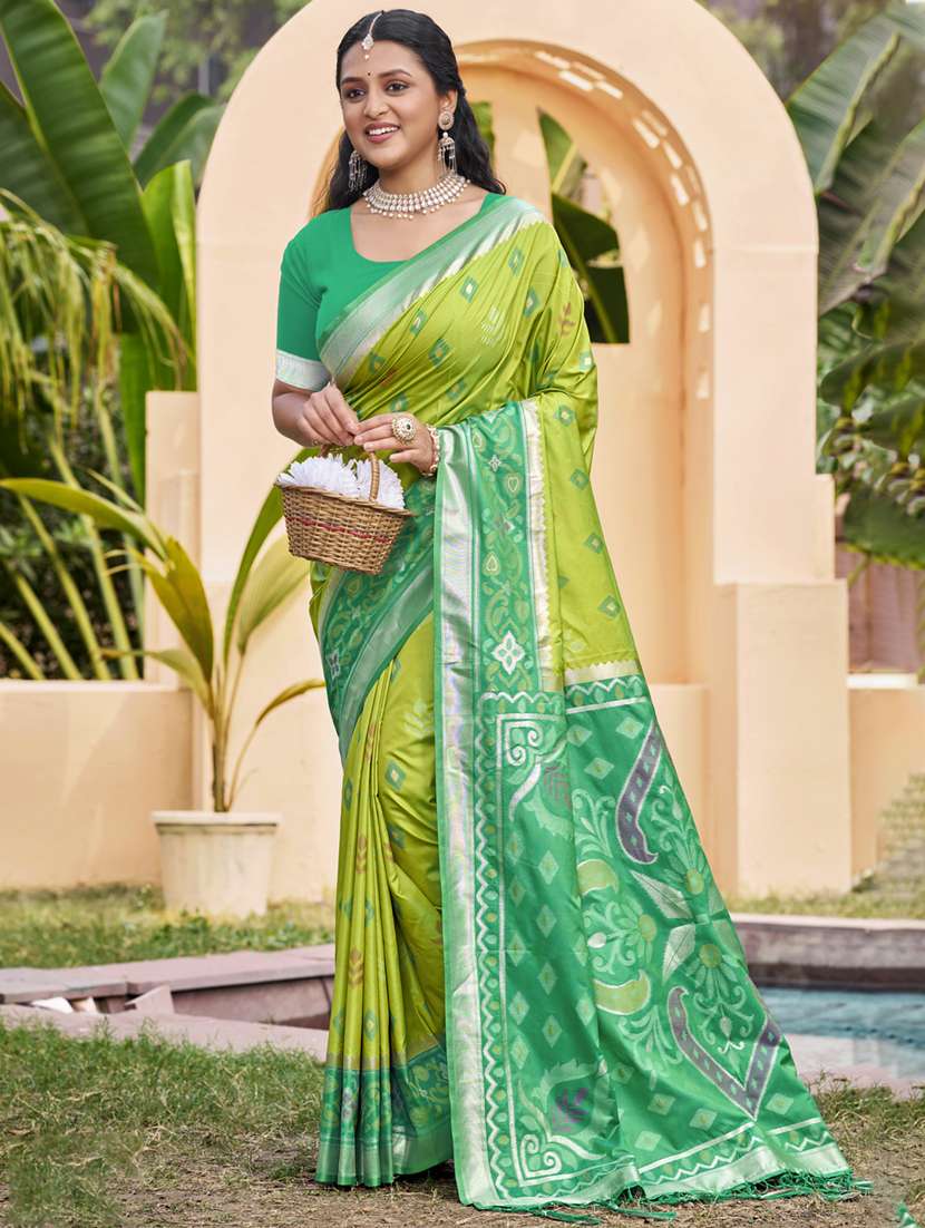 women self design pochampalli saree with blouse
