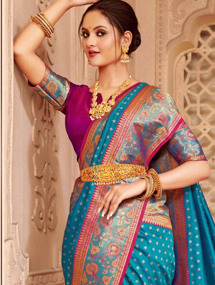 Women Self Design Kanjivaram Saree With Blouse - 22227041 -  Standard Image - 1