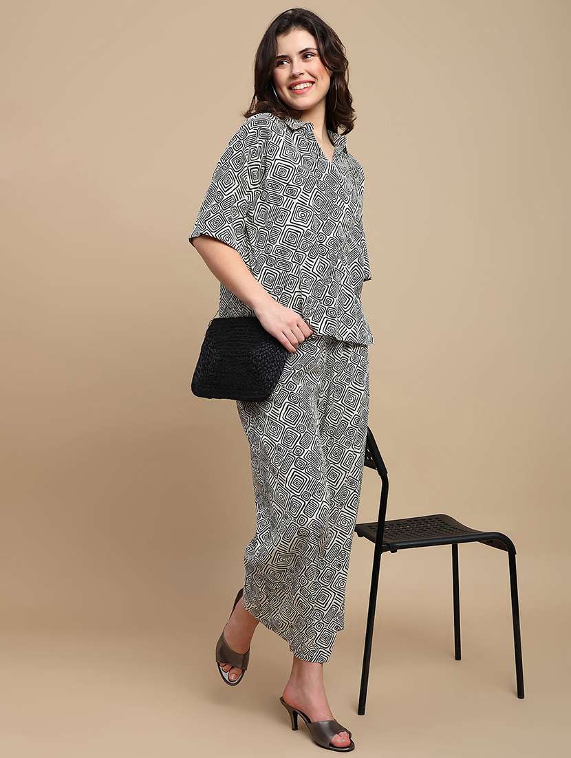 women printed mid rise straight palazzo - 22227375 -  Standard Image - 4