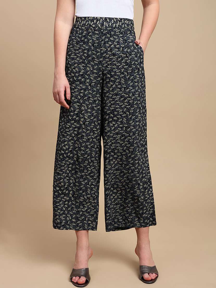 women printed mid rise flared palazzo