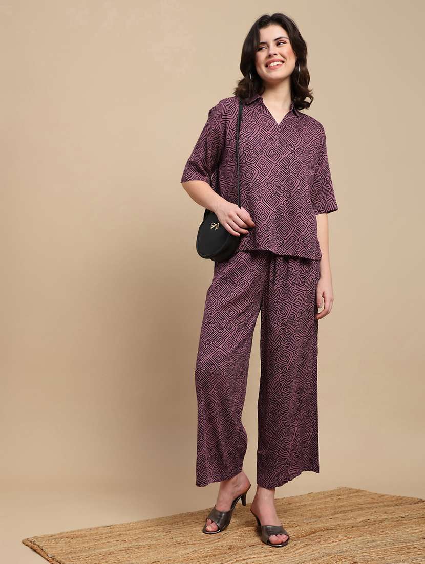 women printed short sleeve relaxed fit top - 22227478 -  Standard Image - 4