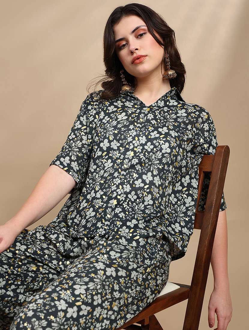 women floral printed short sleeve relaxed fit top - 22227480 -  Standard Image - 1