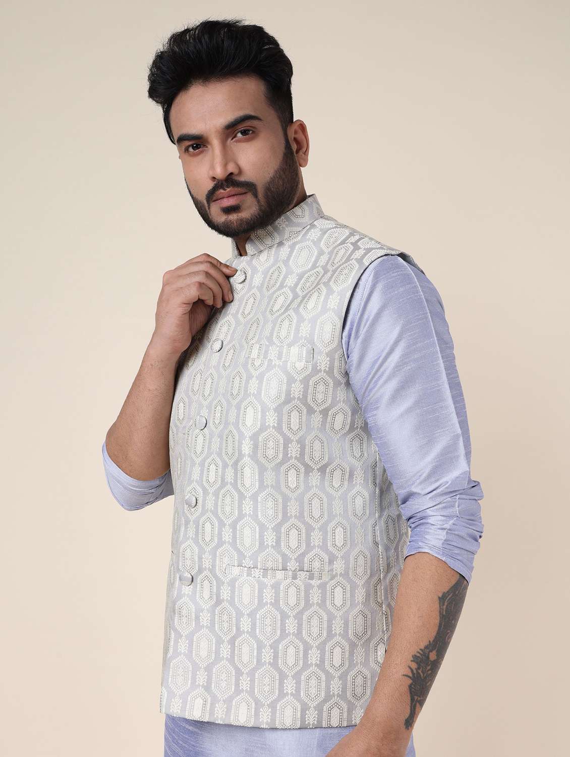 men solid mandarin neck kurta pyjama with jacket ethnic wear set - 22227986 -  Standard Image - 1