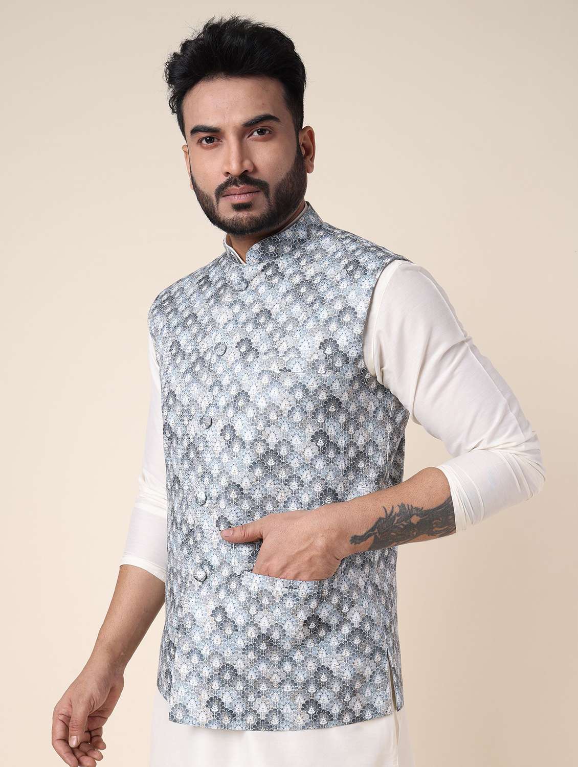 men solid mandarin neck kurta pyjama with jacket ethnic wear set - 22228069 -  Standard Image - 1