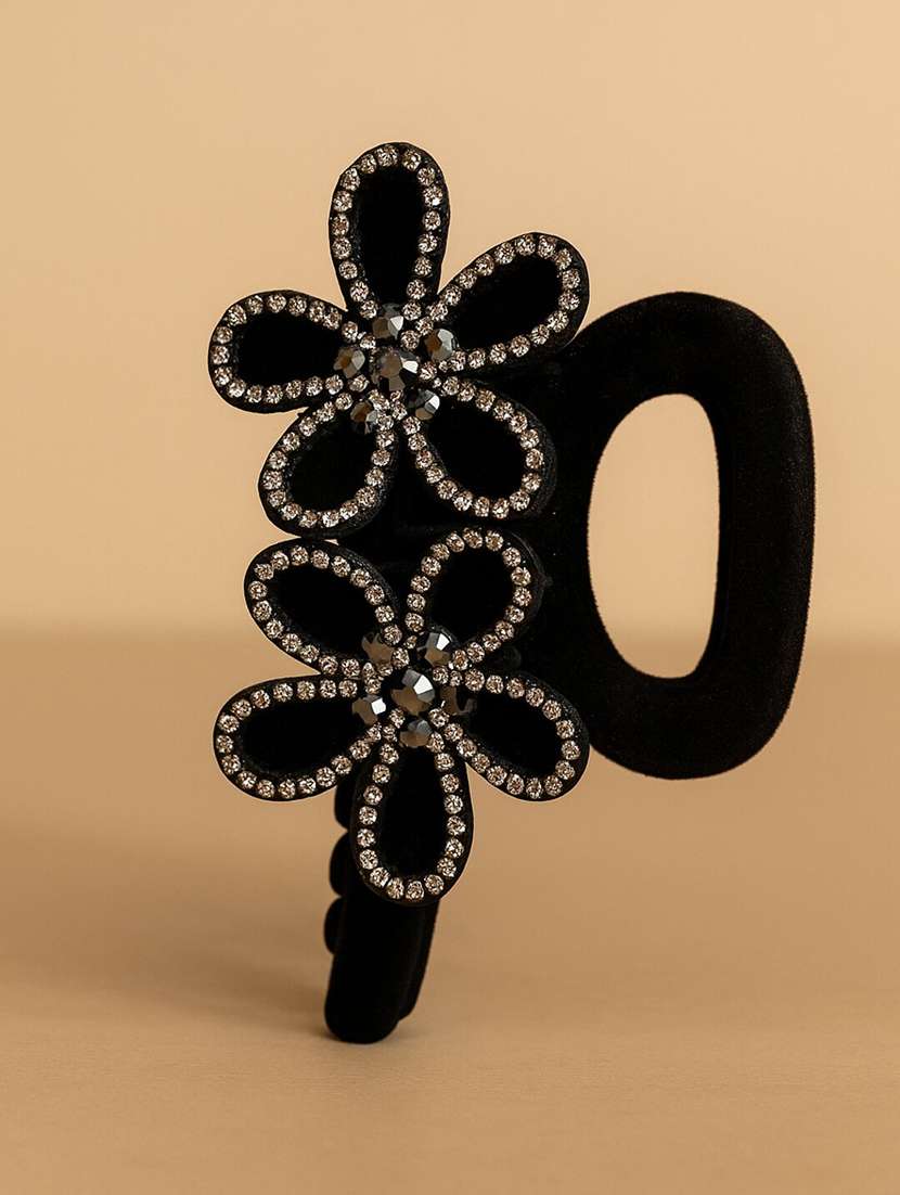 women black metal clutcher - 22228700 -  Standard Image - 1