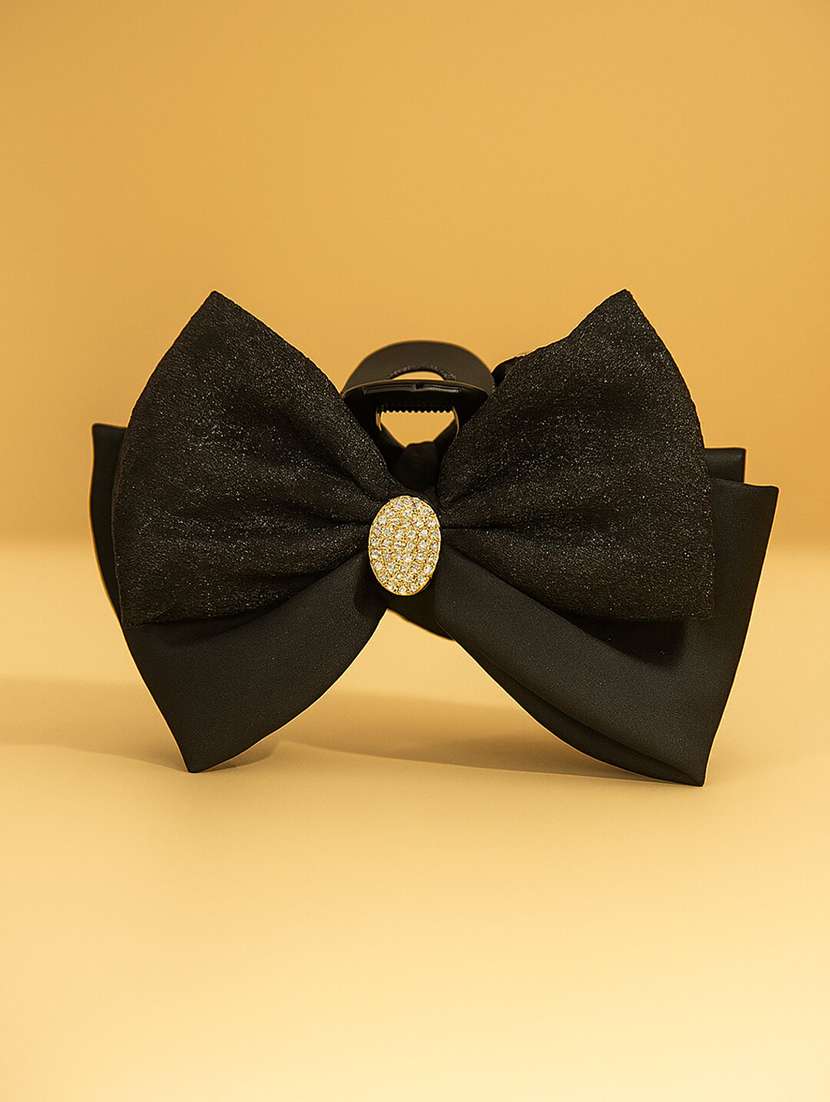 women bow embellished clutcher - 22228768 -  Standard Image - 1