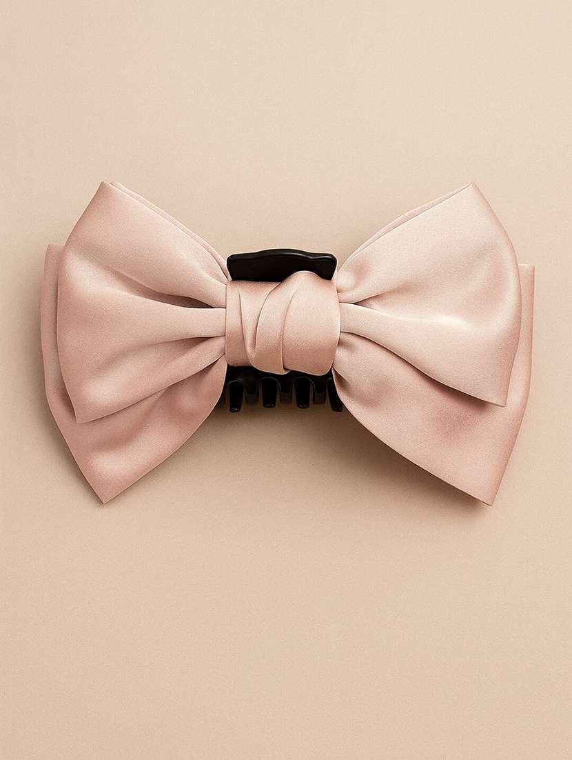 women bow embellished clutcher - 22228778 -  Standard Image - 1