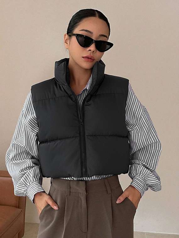 women solid sleeveless puffer jacket