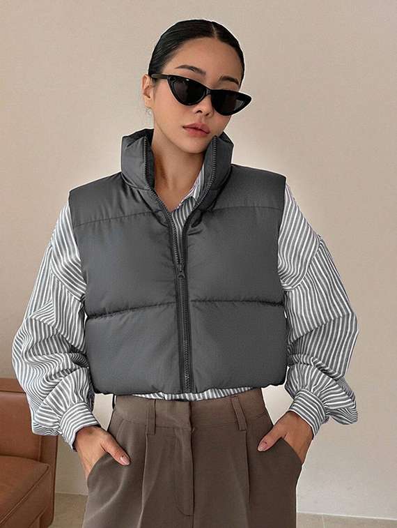 women solid sleeveless puffer jacket