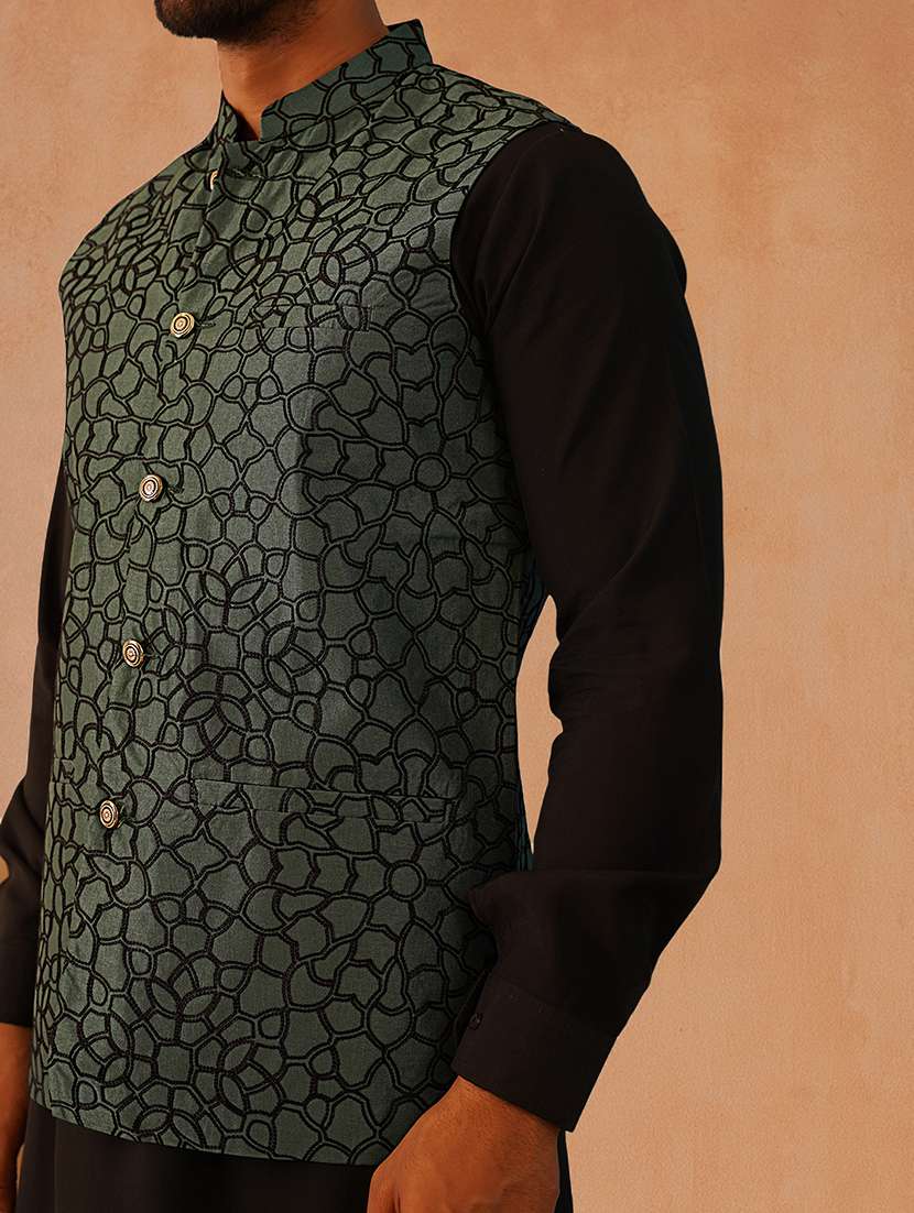 men solid mandarin neck kurta pyjama with jacket ethnic wear set - 22229867 -  Standard Image - 4