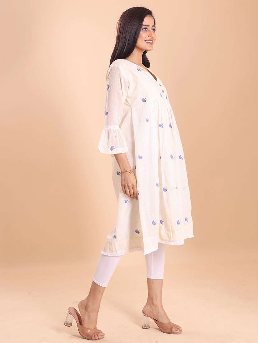 women self design three quarter sleeve a-line kurta - 22231141 -  Standard Image - 1