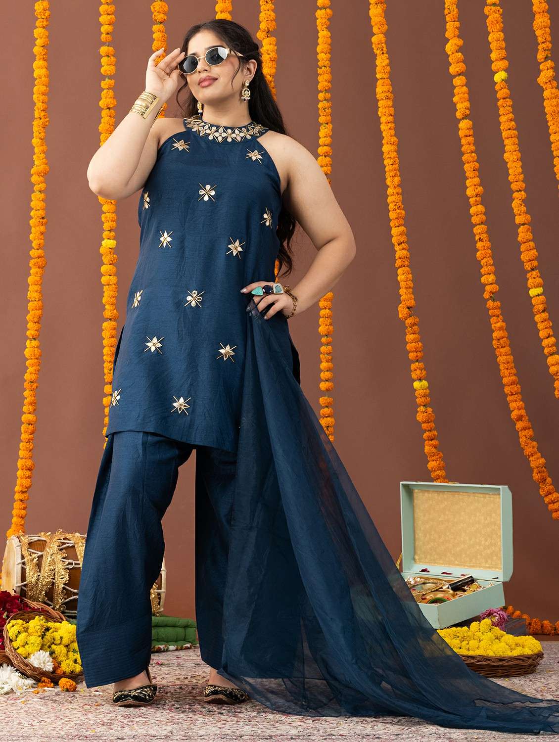 women plus size sleeveless kurta salwar with dupatta set