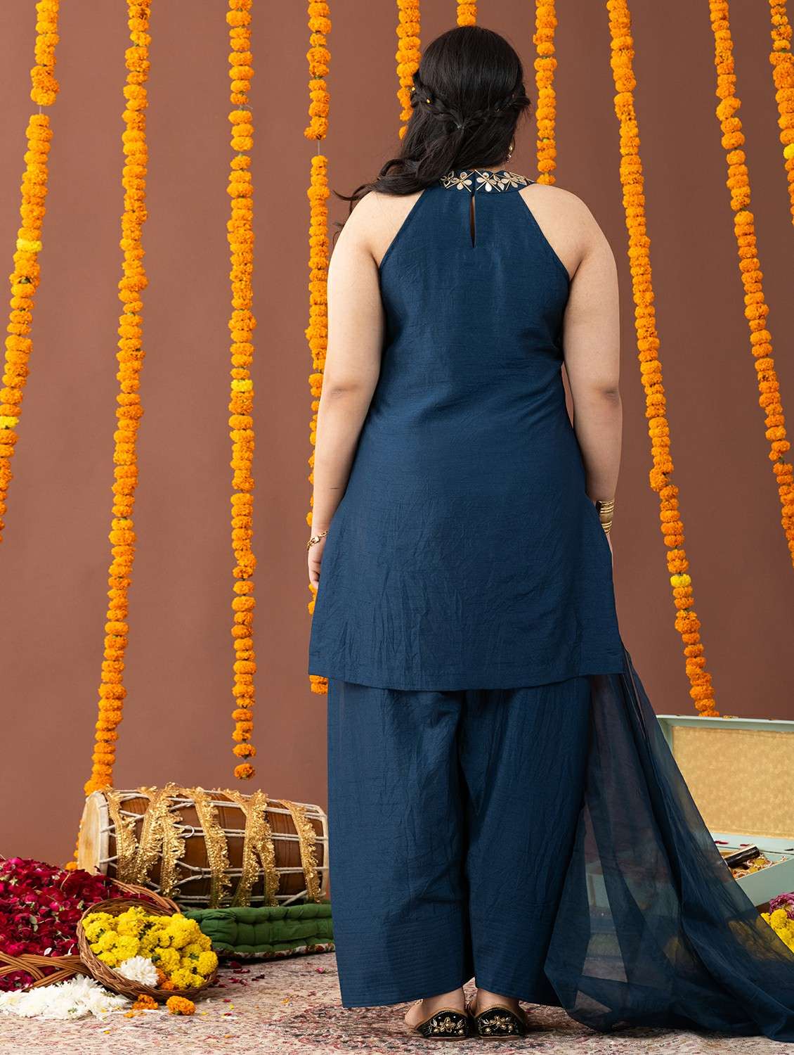 women plus size sleeveless kurta salwar with dupatta set - 22231741 -  Standard Image - 4