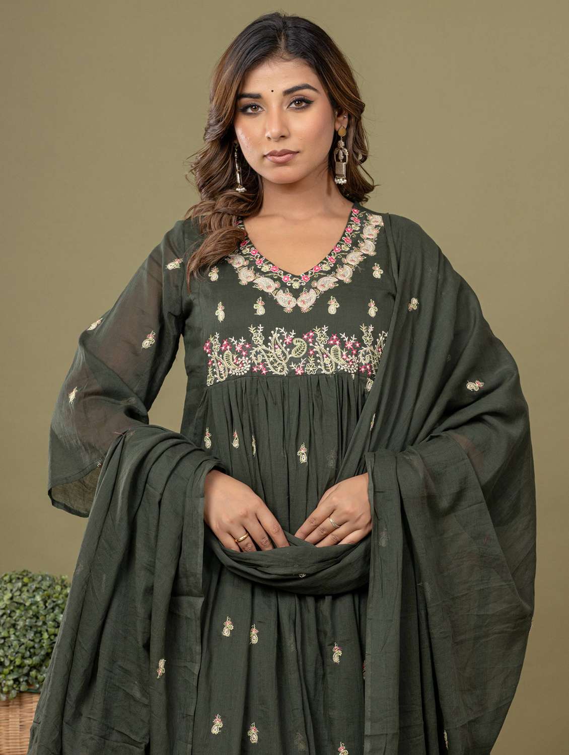 women solid with work three quarter sleeve kurta pant with dupatta set - 22231841 -  Standard Image - 4