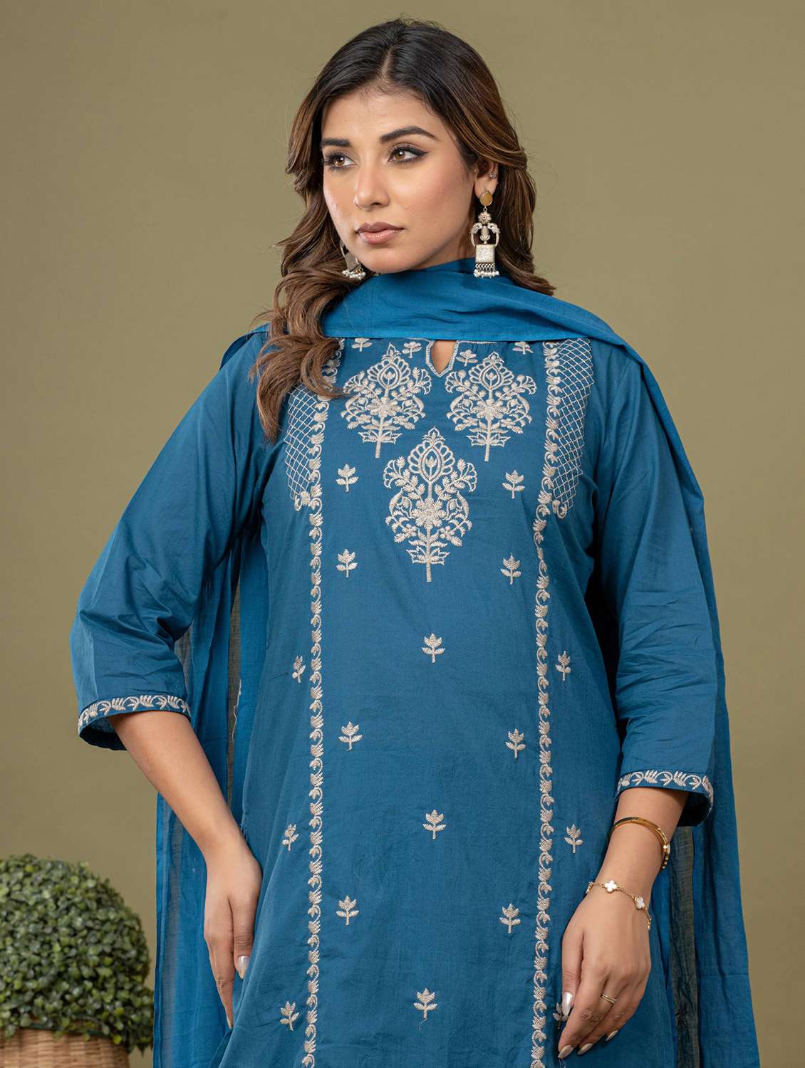 women solid with work three quarter sleeve kurta pant with dupatta set - 22231845 -  Standard Image - 4