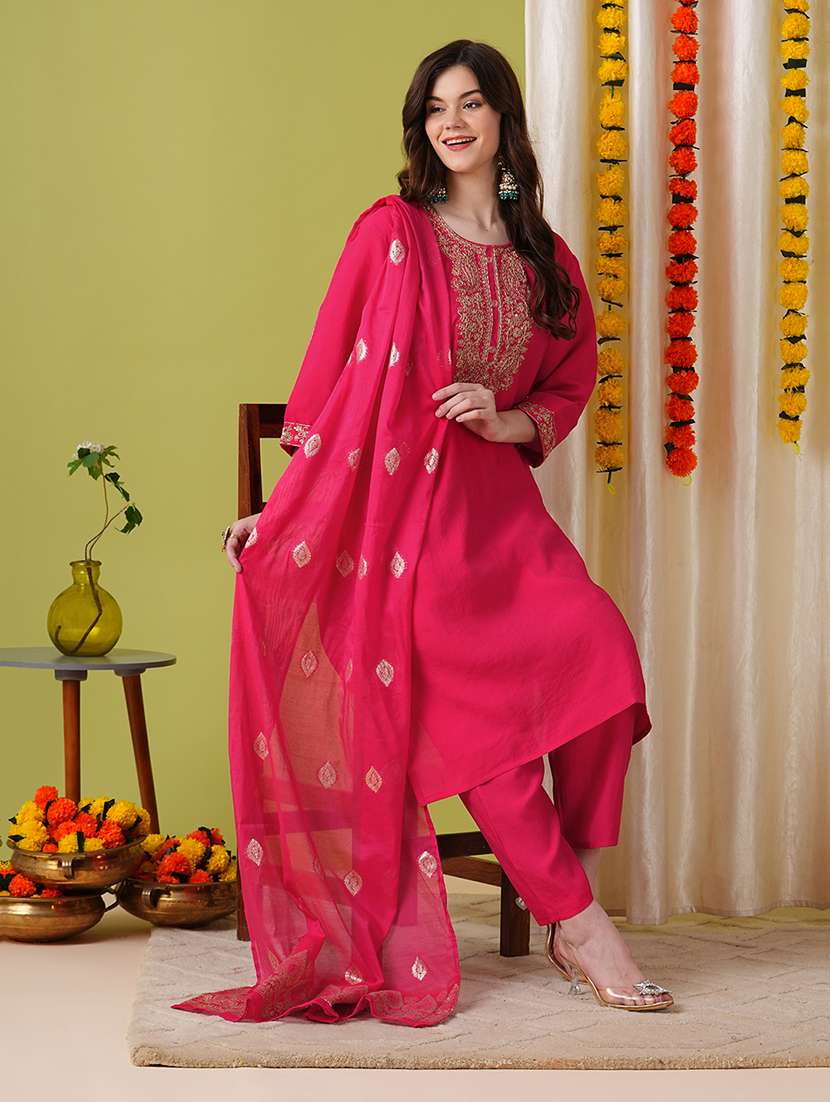 women solid with work three quarter sleeve kurta pant with dupatta set