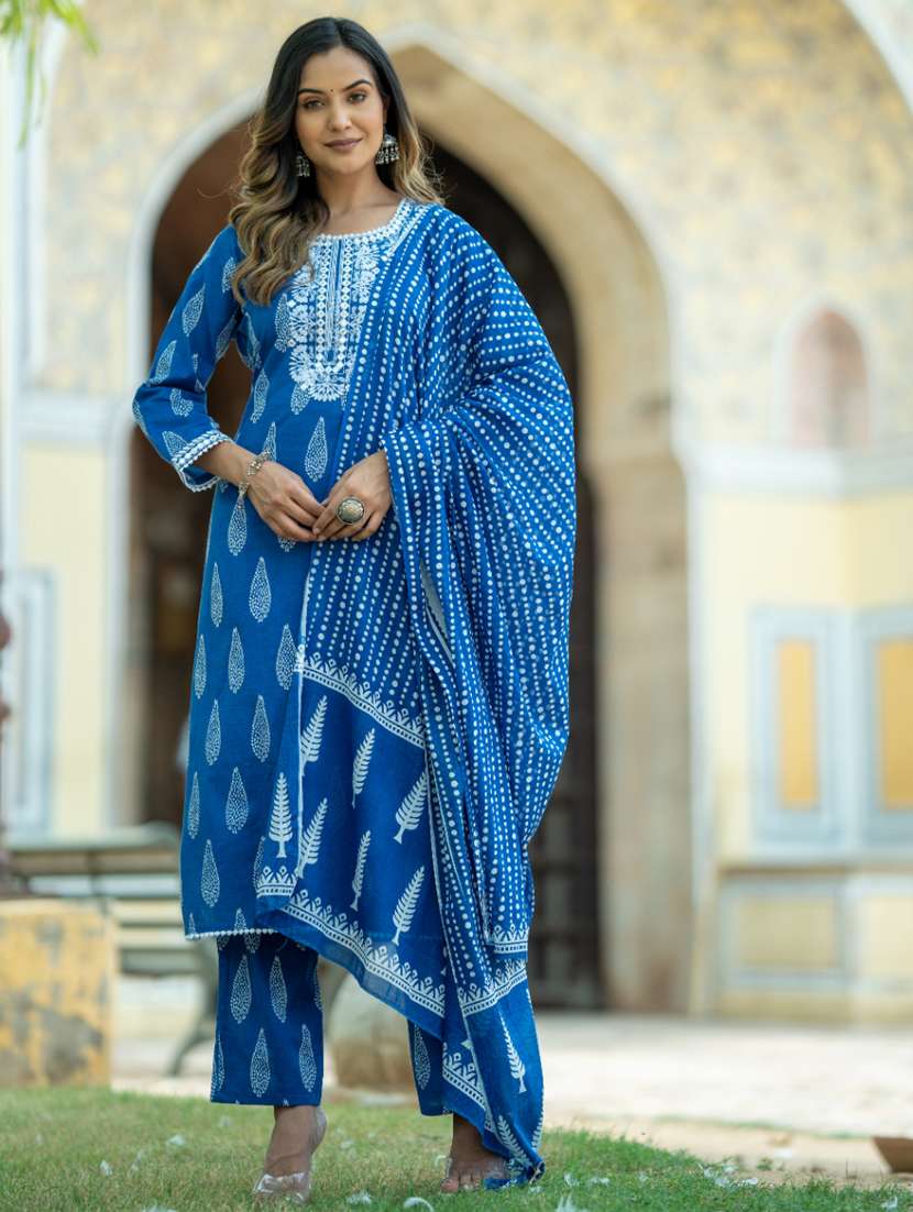 women printed three quarter sleeve kurta pant with dupatta set
