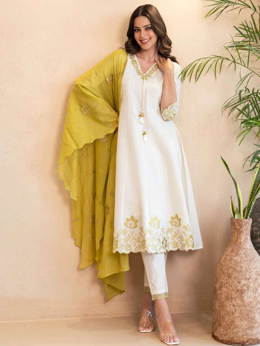 women solid with work three quarter sleeve kurta pant with dupatta set