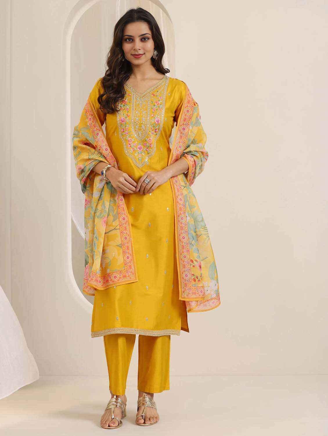 women solid with work three quarter sleeve kurta pant with dupatta set